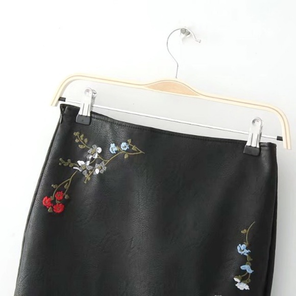 NWT HOST PICK!  Embroidered Vegan Skirt - Picture 5 of 7